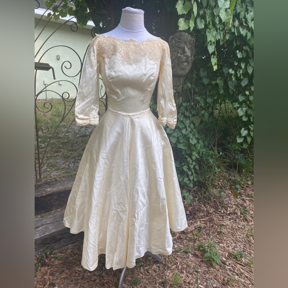60s Wedding Dress Off White Satin Lace XS 3/4 Sleeve Vintage Retro Made in USA